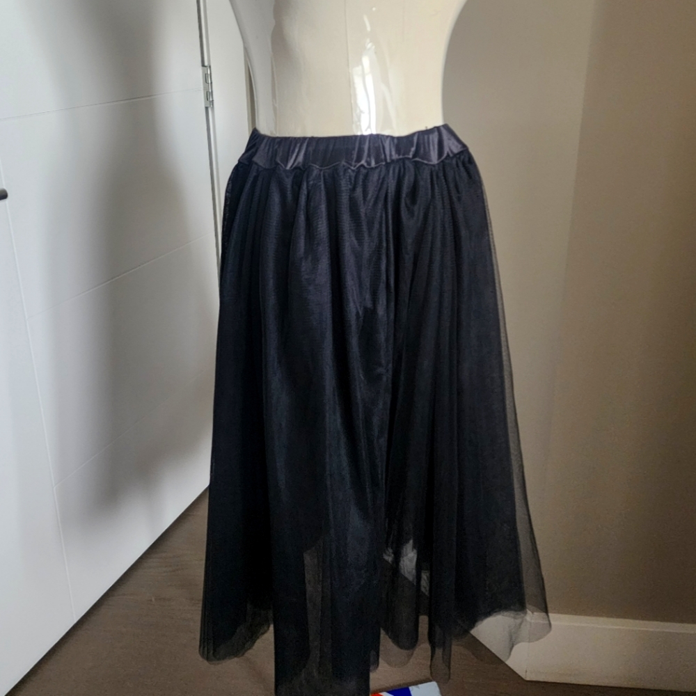 Tule maxi skirt in black